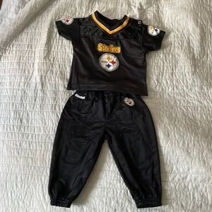 Steelers play outfit